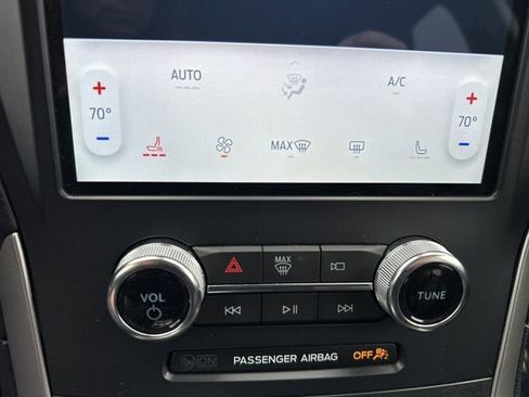 Used 2024 Ford Edge SEL w/ Convenience Package image 25