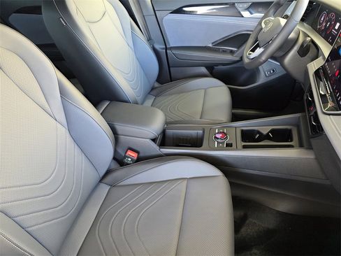 New 2026 Volkswagen Tiguan SE R-Line image 12