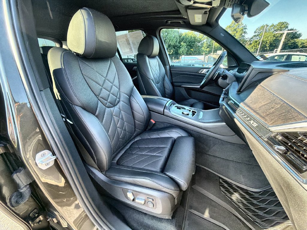 Used 2024 BMW X5 xDrive40i w/ Premium Package AWD/4WD image 22
