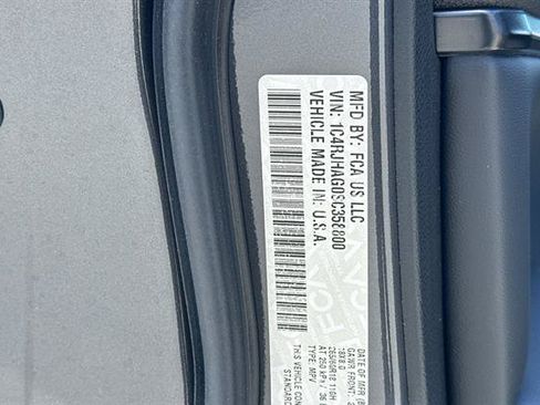 Used 2025 Jeep Grand Cherokee Laredo X w/ Luxury Tech Group I AWD/4WD image 36