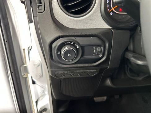 Used 2024 Jeep Wrangler Willys image 19