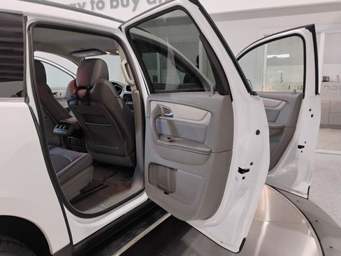 Used 2017 Chevrolet Traverse LT FWD image 76