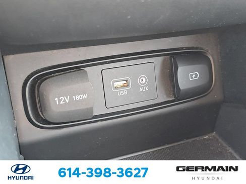 Used 2019 Hyundai Santa Fe SE AWD/4WD image 32