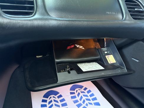 Used 2004 Chevrolet Corvette Convertible w/ Preferred Equipment Group image 52