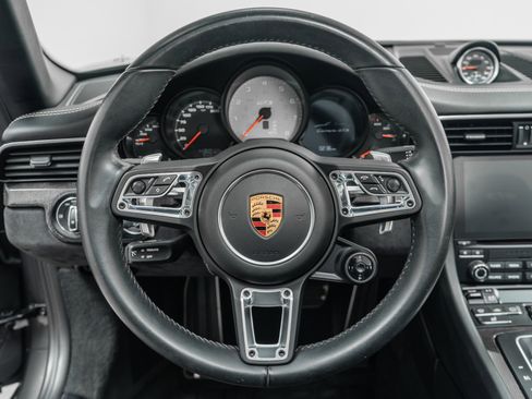Used 2019 Porsche 911 Cabriolet image 15
