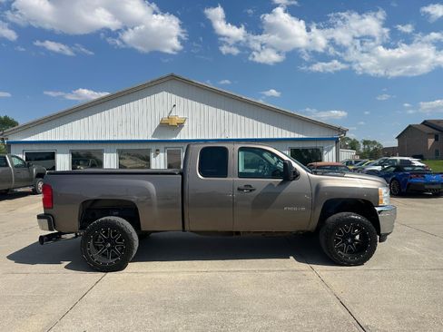 Used 2013 Chevrolet Silverado 2500 LT w/ Interior Plus Package AWD/4WD image 5