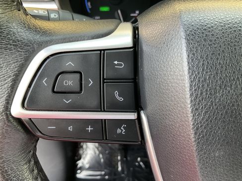 Used 2024 Toyota Sienna XLE image 26