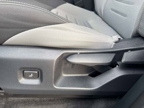 Used 2025 Toyota Tacoma TRD Off-Road image 18