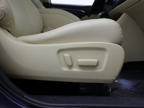 Used 2016 Toyota Highlander Limited w/ Driver Technology Package FWD image 43
