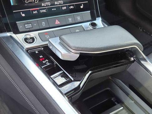 Used 2023 Audi e-tron Premium w/ Convenience Plus Package image 25