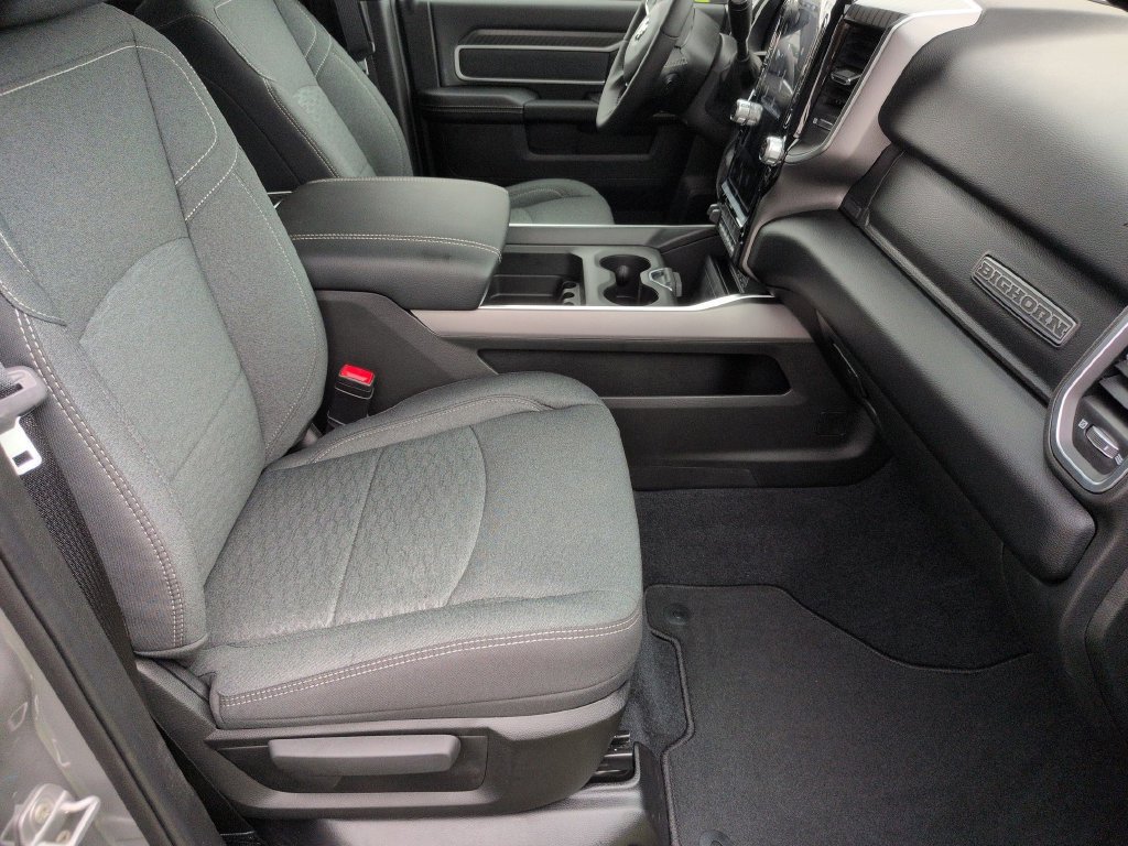 New 2026 RAM 3500 Big Horn AWD/4WD image 33