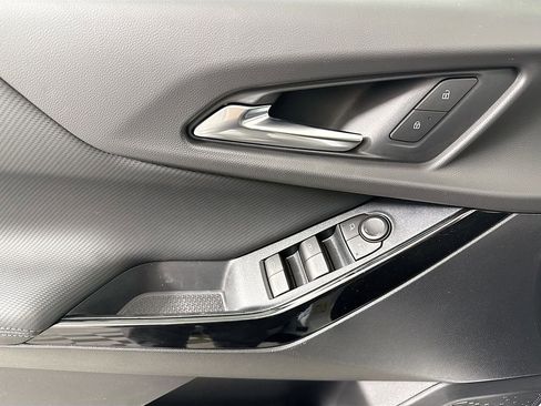New 2026 Chevrolet Equinox LT w/ Safety and Technology Package FWD image 18