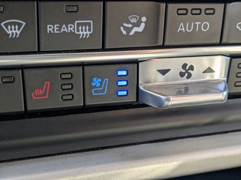 Certified 2024 Ford Expedition XLT image 24