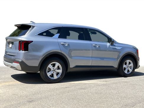 Certified 2025 Kia Sorento LX FWD image 24