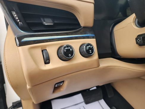 Used 2019 Cadillac Escalade Platinum AWD/4WD image 18