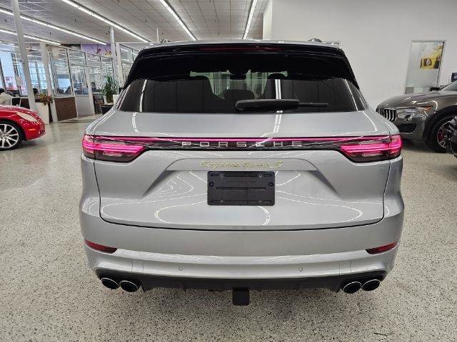 Used 2022 Porsche Cayenne Turbo S AWD/4WD image 6