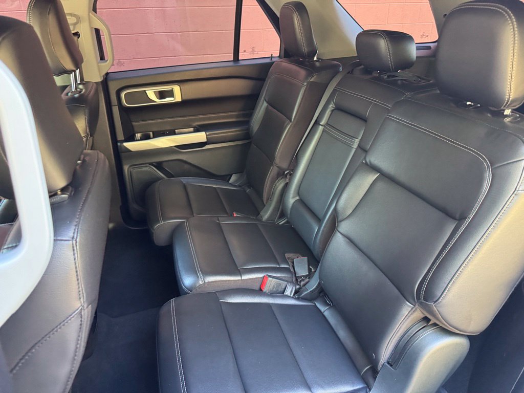 Used 2021 Ford Explorer XLT w/ Equipment Group 202A AWD/4WD image 22