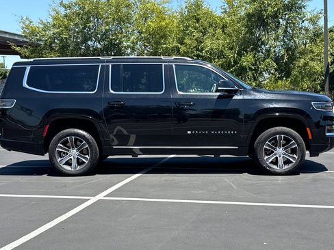 Used 2024 Jeep Grand Wagoneer L 4WD image 10