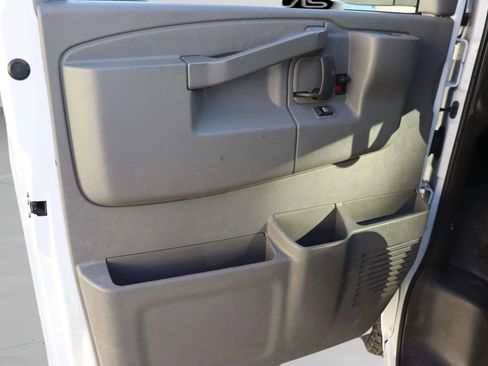 Used 2016 Chevrolet Express 2500 image 14