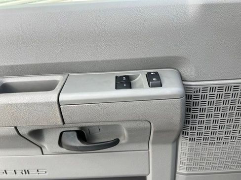 Used 2023 Ford E-450 and Econoline 450 Super Duty w/ Power Windows & Locks Group image 17