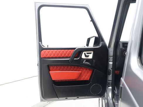 Used 2017 Mercedes-Benz G 63 AMG 4MATIC image 11