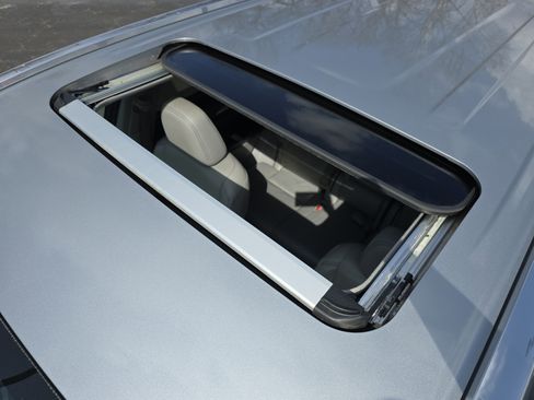 Used 2016 Toyota Highlander XLE image 5