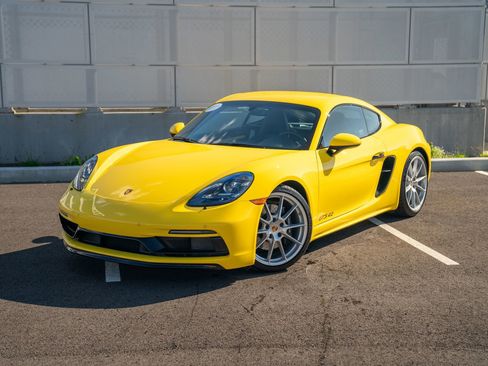 Certified 2025 Porsche 718 Cayman GTS RWD image 1