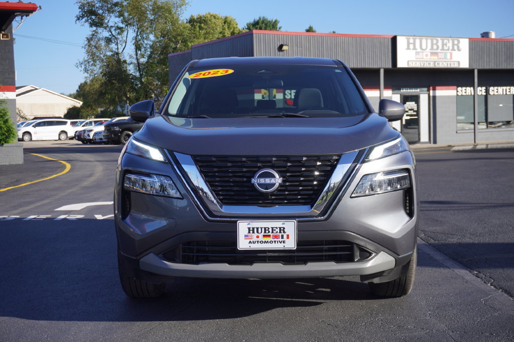 Used 2023 Nissan Rogue SV AWD/4WD image 2