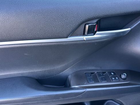 Used 2023 Toyota Camry SE image 11