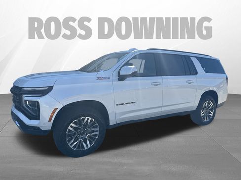 Used 2025 Chevrolet Suburban Z71 image 2