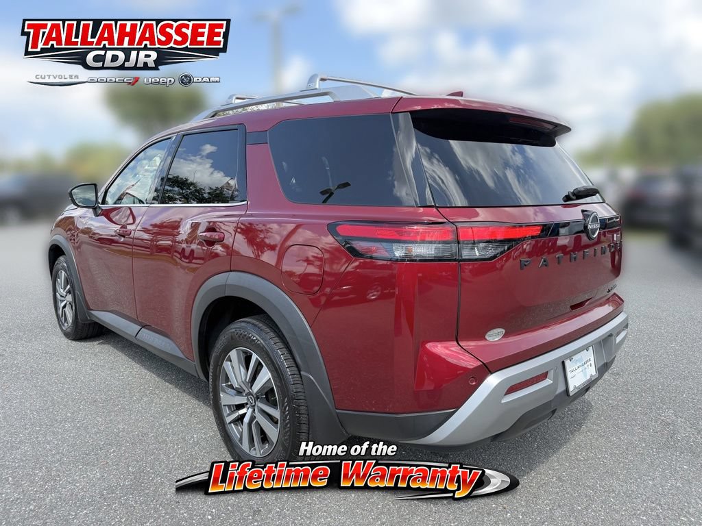 Used 2023 Nissan Pathfinder SL w/ Black Appearance Package AWD/4WD image 7