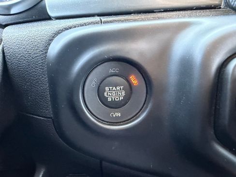 Used 2021 Jeep Wrangler Unlimited Sahara AWD/4WD image 25