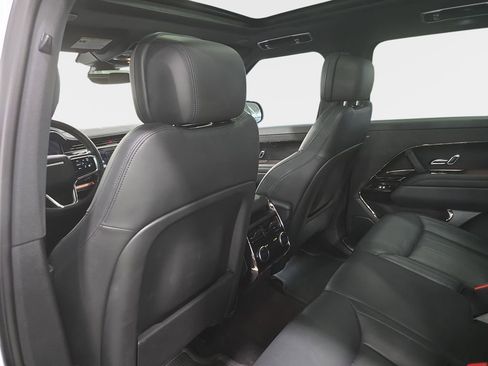 Used 2024 Land Rover Range Rover Sport SE AWD/4WD image 12