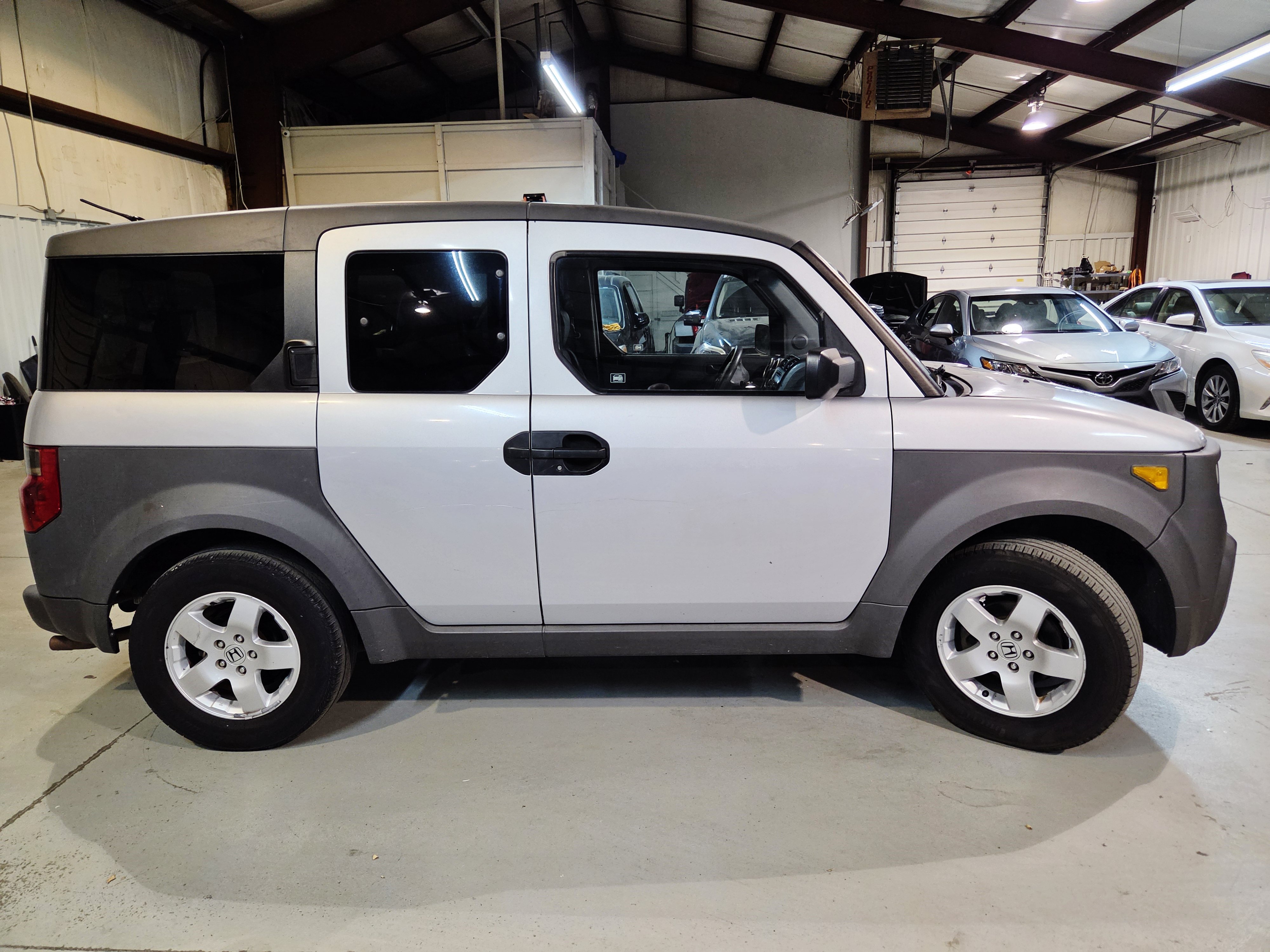 Used 2004 Honda Element EX image 7