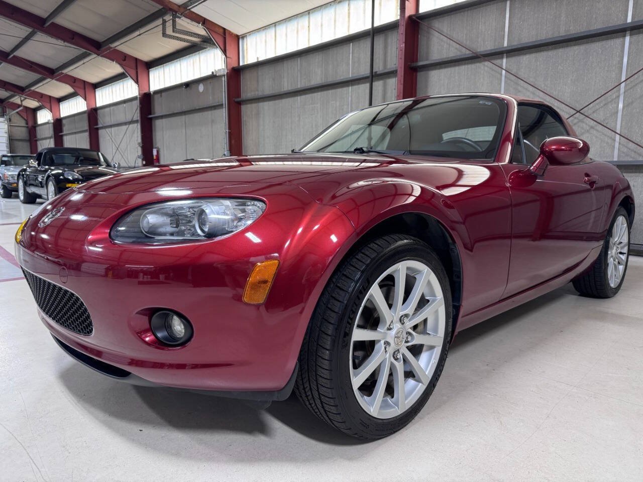 Used 2007 MAZDA MX-5 Miata Grand Touring w/ Premium Pkg RWD image 24
