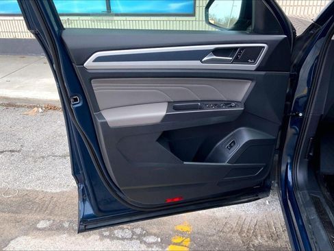 Used 2023 Volkswagen Atlas SEL Premium image 25