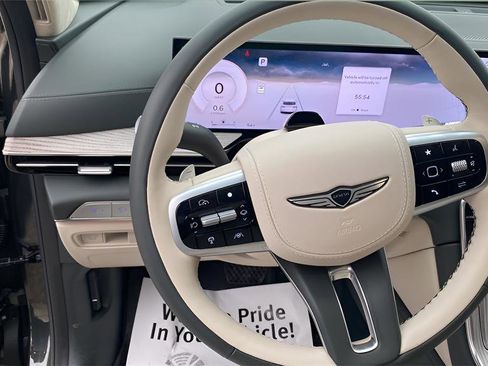 Used 2025 Genesis GV80 3.5T Prestige image 17