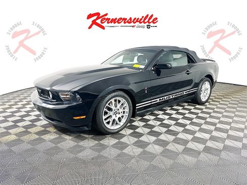 Used 2012 Ford Mustang Convertible image 3