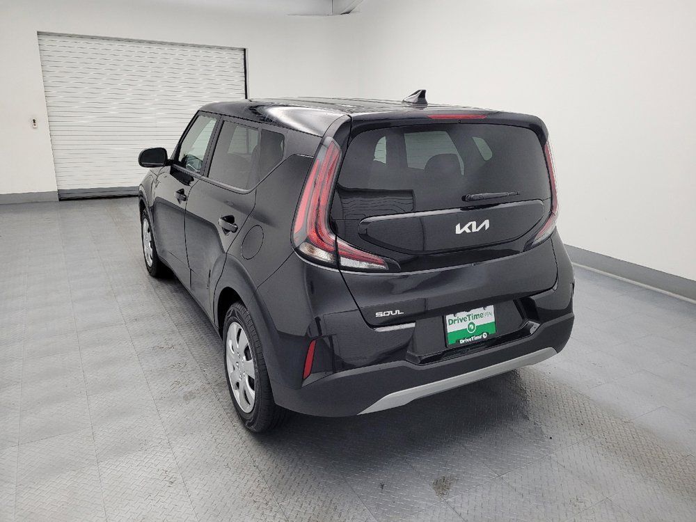 Used 2023 Kia Soul LX FWD image 5