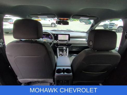 Certified 2024 Chevrolet Colorado LT w/ LT Convenience Package II AWD/4WD image 21