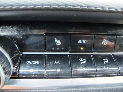 Used 2026 Chevrolet Equinox LT w/ Convenience Package II FWD image 14