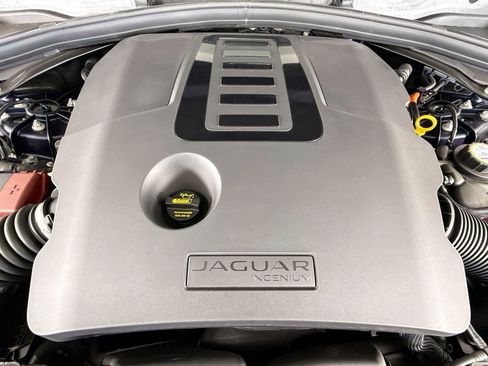 Certified 2025 Jaguar F-PACE R-Dynamic S AWD/4WD image 26