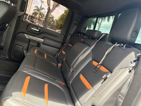 Used 2022 GMC Sierra 2500 AT4 w/ AT4 Preferred Package AWD/4WD image 3