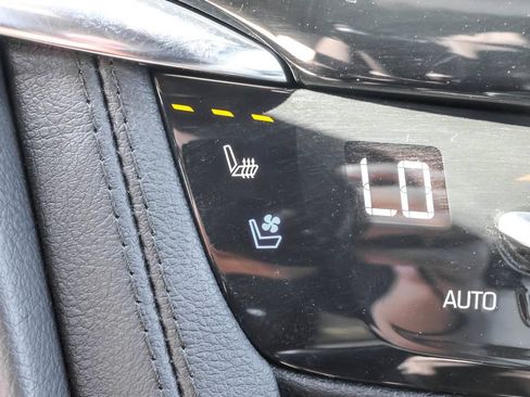 Used 2023 Cadillac XT6 Sport w/ Technology Package AWD/4WD image 27