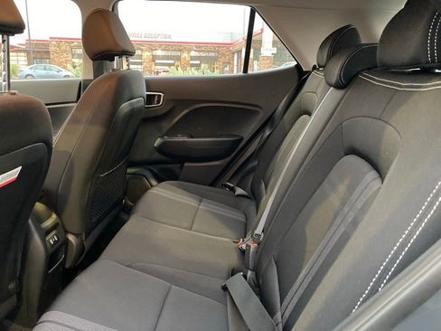 Used 2025 Hyundai Venue SEL image 11