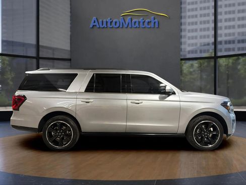 Used 2022 Ford Expedition Max Limited image 13