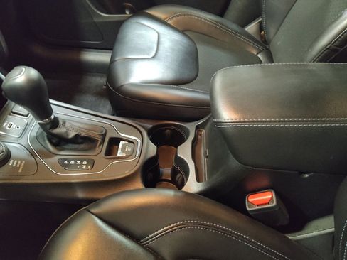 Used 2021 Jeep Cherokee Latitude Plus image 26