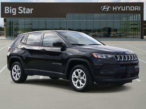 Used 2025 Jeep Compass Sport w/ Mopar Graphics Package image 6