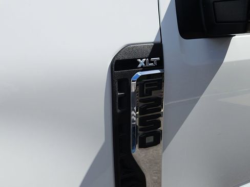 Used 2023 Ford F250 XLT w/ FX4 Off-Road Package image 37