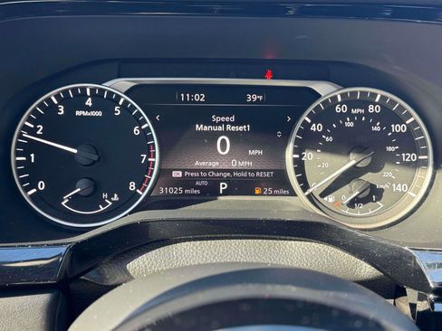 Used 2023 Nissan Pathfinder SL image 24